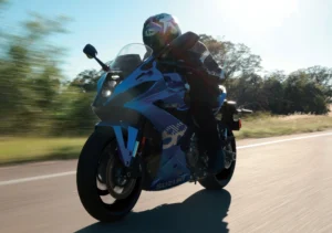 Suzuki GSX-8R side profile on road